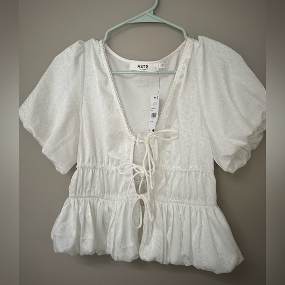 ASTR Women's Silky Floral Puff Sleeve Front Tie Blouse - Picture 5 of 7